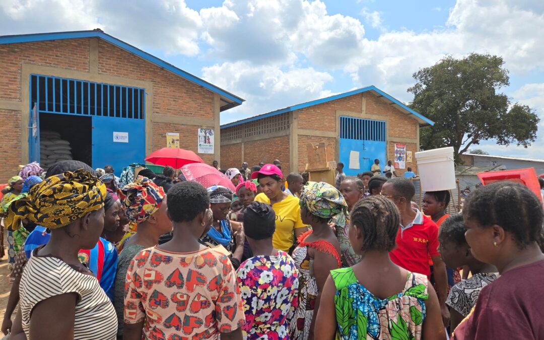Women on the run in Musenyi, Rutana (Burundi)